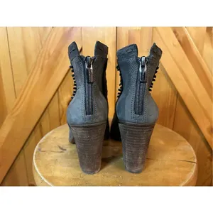 Vince Camuto Fretzia Ankle Bootie Gray Suede Boot Perforated 3.5” Heel 8.5 thumbnail 4