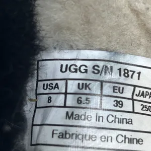 UGG Australia 1871 Black Suede Shearling Lined Slippers Womens 8 Gum Sole Shoes thumbnail 2