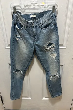 Abercrombie & Fitch Distressed Light Wash Skinny Jeans Size 4 W27 thumbnail 1