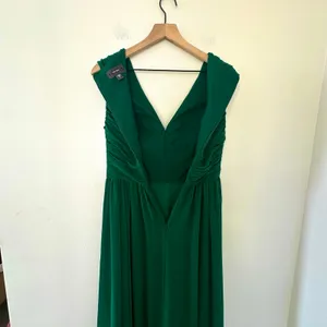 NWT Vera Wang Green Pleated Maxi Dress Gown Size 4 Regency Fairy Wedding FLAWED thumbnail 8