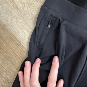 Athleta Black Venice Pintuck Pant thumbnail 5