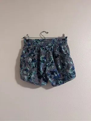 lululemon athletica Women's Blue-Green Floral Running Shorts thumbnail 2