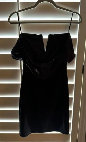 Black Dress thumbnail 3