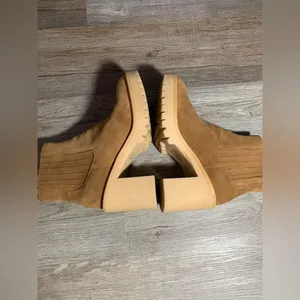 Dolce Vita Chelsea Boots Heels Caster Suede Chestnut Brown Winter New Size 8 thumbnail 11