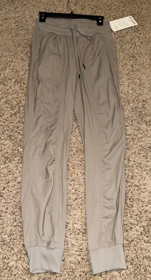 Lululemon Dance Studio Mid-Rise Jogger Size 4 thumbnail 1