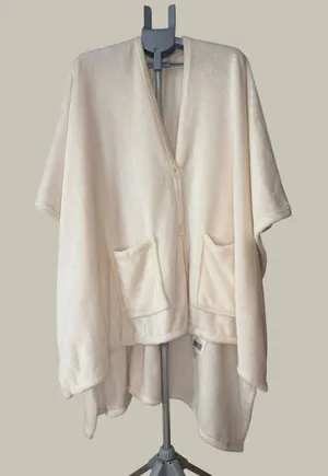 Style Selections Plush Angel Wrap Cream Wearable Blanket Cape LW58-248 Pockets thumbnail 1