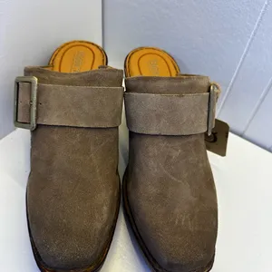 Born BR0036217 Suede Clogs Mules Heels Brown Buckle Size 8M Comfort NEW WITH TAG thumbnail 2