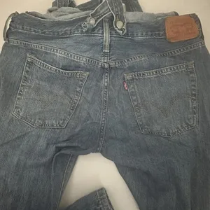 Levis Overalls Womens Small Blue Cotton Denim Bib Straight Leg Distressed Jeans thumbnail 7