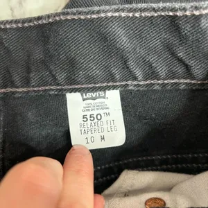 Vintage Levi’s 550 Relaxed fit Tapered Leg Black Denim Jeans Y2K 100% Cotton thumbnail 5