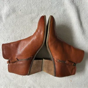 Frye  Tan Leather Ankle Boots thumbnail 5