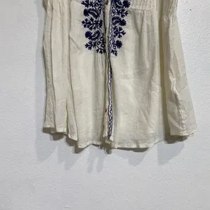 Joie White Blue Embroidered Sleeveless Button Down Blouse Sz M thumbnail 4