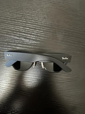 Ray-Ban Sunglasses thumbnail 2