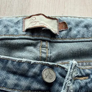 Paige Laurel Canyon Distressed Women's Jeans size 27 / 28 stretch thumbnail 5
