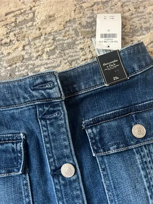 NWT Abercrombie & Fitch Blue Denim Frayed Hem Button Down Skirt Size 25 thumbnail 3