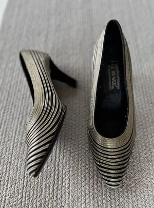 Vintage 80s 90s J. Renee Gold Silver Metallic Pumps Heels Size 8 thumbnail 1