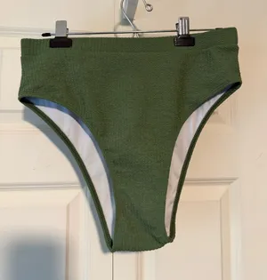 Olive Green Textured High-Waisted Bikini Bottoms - Size 1XL thumbnail 1