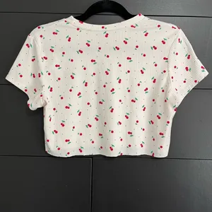 YUMMY SOFT Cherries Ribbed Short Sleeve Crewneck Crop Top Shirt Women’s M EUC thumbnail 4