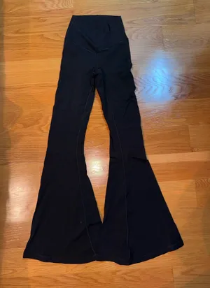 Aerie OFFLINE Crossover Flare Leggings thumbnail 1