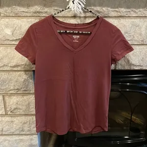 Mossimo Supply Co v neck t shirt size XS thumbnail 1
