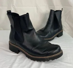 Universal Threads women's black faux leather slip on memory foam Chelsea boots 11 thumbnail 1