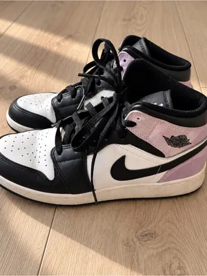 Nike Air Jordan 1 Mid Arctic Pink Black White GS 6Y Women’s 7.5 thumbnail 2