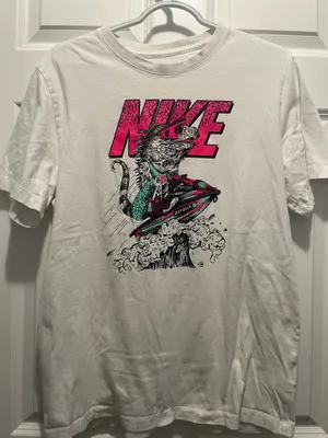 Nike Graphic Tee thumbnail 1