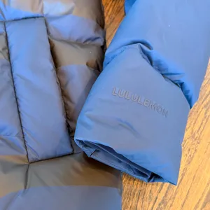 Lululemon Wunder Puff Jacket Wordmark True Navy size 4 NWOT RARE thumbnail 8