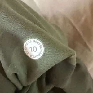 Lululemon Invigorate High-Rise Crop 23" thumbnail 4