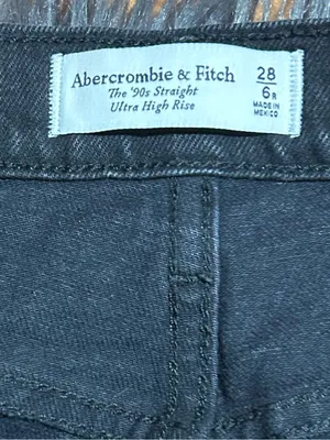 Abercrombie & Fitch The 90’s Straight Ultra High Rise Raw Hem Jeans Size 28/6R thumbnail 4