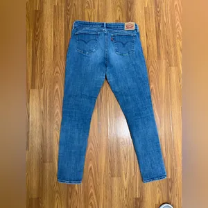 Levi’s 711 Mid Rise Skinny Jeans Size 31. Inseam 29in thumbnail 3