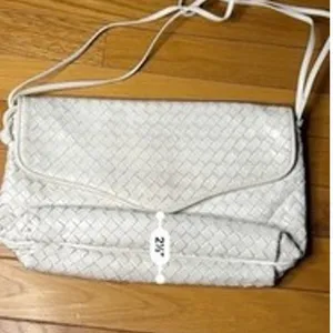 Vintage Woven Leather Crossbody Bag Ivory Cream Intrecciato Style 1980s 1990s thumbnail 4