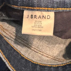J Brand Selena Jeans Women's‎ Size 31 Dark Wash Denim Cropped Bootcut Casual thumbnail 6