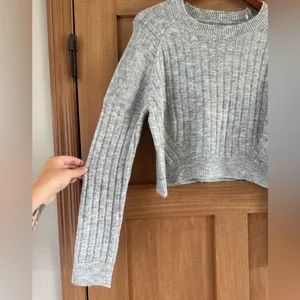 Cotton On Grey Knit Crewneck Pullover Long Sleeve Sweater Women’s size Small​​ thumbnail 2