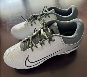 Nike Renew Softball Cleats Size 8 NWOT thumbnail 1