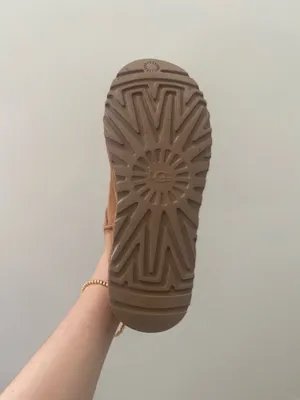 UGG Mini Boots thumbnail 2
