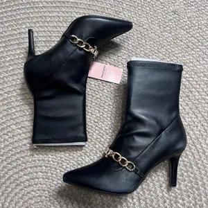 Juicy Couture Tommi Heeled boot Sz 6.5 thumbnail 1