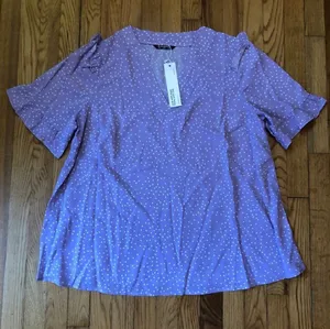 BLOOMCHIC NWT Polka Dot V Neck Ruffle Trim Blouse Lavendar - Size 12 thumbnail 1