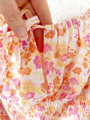 Charlie Holiday Penelope Blouse Pink Floral Size 8 Crop Top Smocked Peasant thumbnail 3
