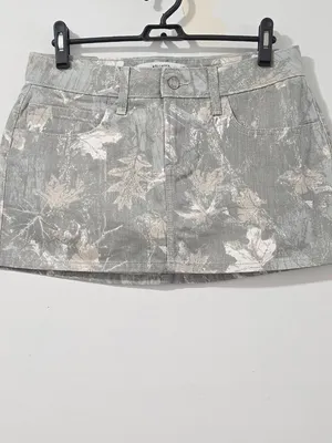 Hollister Curvy Low-Rise Camo Denim Mini Skirt - Olive Camo - Women's Size 4 thumbnail 2