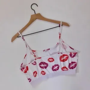 NEW!! HOT LIPS Lipstick Kiss Cropped Loungewear Two Piece Set Top Shorts XXL 2XL thumbnail 7
