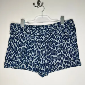 Alice & Olivia Denim Leopard Shorts Size 12 thumbnail 2