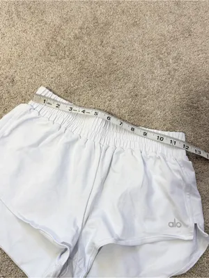 ALO Yoga Women’s Pull On Shorts 2” in White XXS thumbnail 8