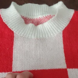 Color Block sweater size XL very warm and thick perfec for Christmas time red an thumbnail 4