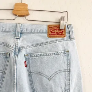 Levi's Low Pro Women's Jeans in Charlie Won Light Wash Distressed Size 29 thumbnail 8