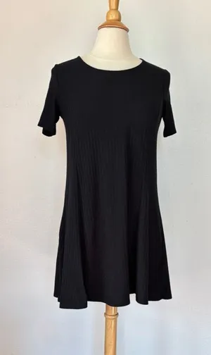 Abercrombie Solid Black Short Sleeve Open Back T-Shirt Dress thumbnail 1