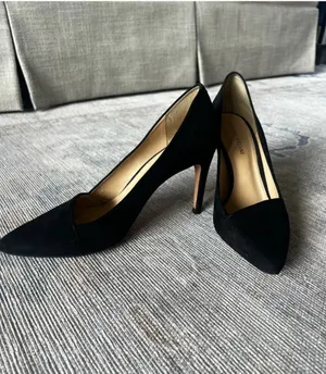 Women’s black Antonio Melani suede pumps thumbnail 2