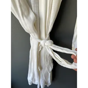 Gillian O'Malley White Lightweight Robe with Tie Belt, Size M thumbnail 4
