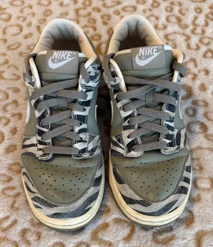 Nike Dunk Low Pro Daktari 2003 Olive Men's Zebra Size: 6 thumbnail 2