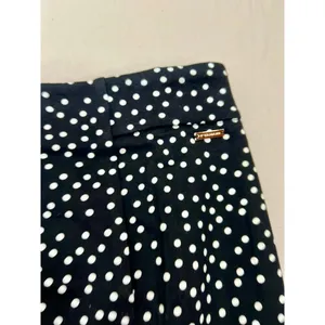 T TAHARI Midi Pencil Skirt Size S Black White Polka Dot Slit Leg Tummy Control thumbnail 3