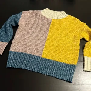 Hem & thread color‎ block sweater thumbnail 1